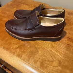 New Samuel Hubbard men’s loafers. Size 11W
